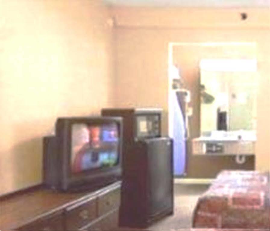 Deerfield Inn & Suites Madison Extérieur photo